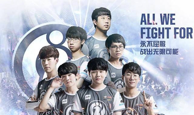 她经常参与 她经常参与